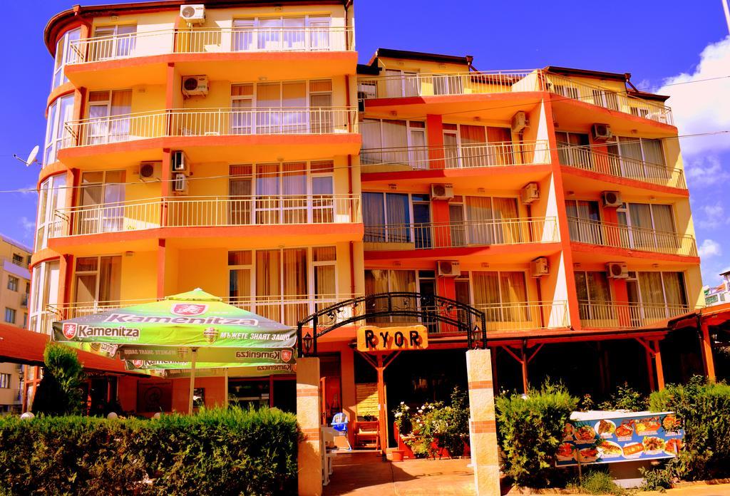 Ryor Hotel Slăntjev Brjag Exteriör bild