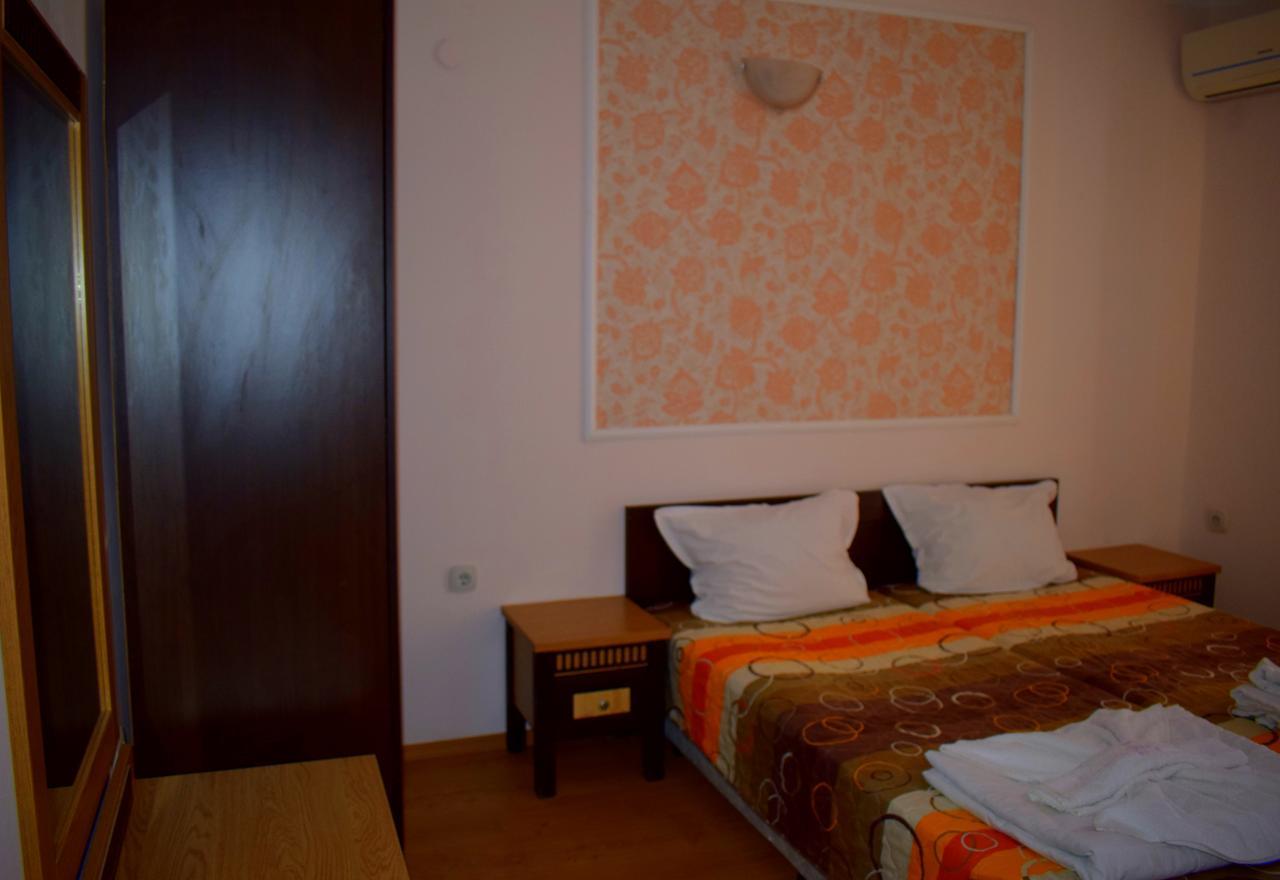 Ryor Hotel Slăntjev Brjag Exteriör bild