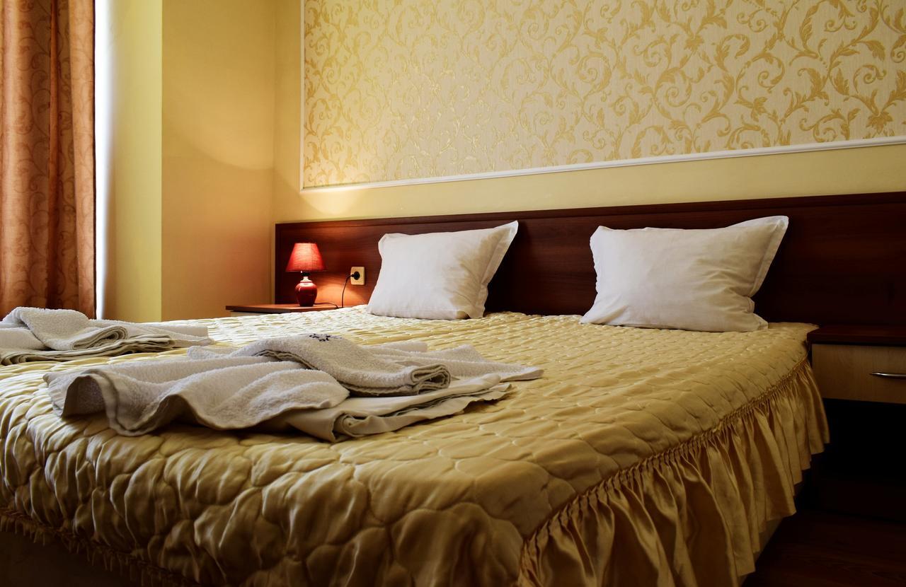 Ryor Hotel Slăntjev Brjag Exteriör bild
